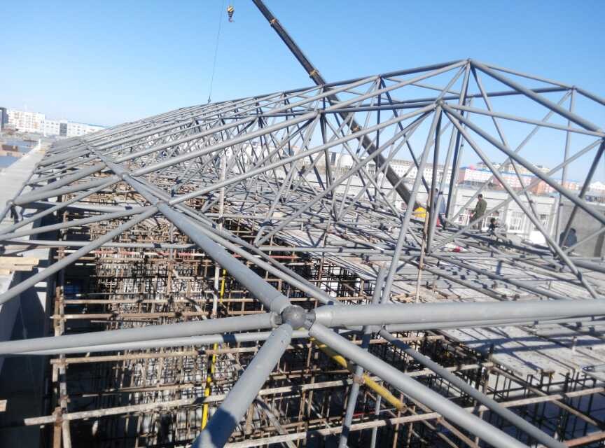 咸陽商貿城屋頂網架工程